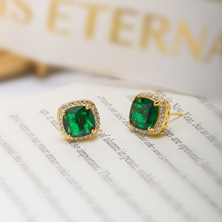Pendientes Calista Verdoux de Rose & Oliver en acabado dorado, detalles elegantes en estilo delicado y sofisticado.
