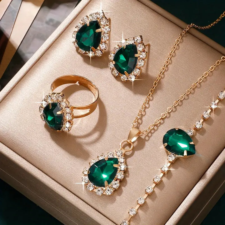 Elisandre Vermont Goldschmuck-Set der Marke Rose & Oliver, inklusive eleganten und anspruchsvollen Halskette und Ohrringen.