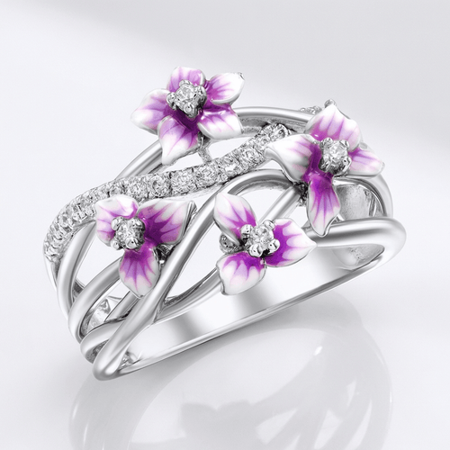 Rose & Oliver Silber Ring mit Design aus lila Blume und Garten, zarte Details und glänzende Oberfläche.