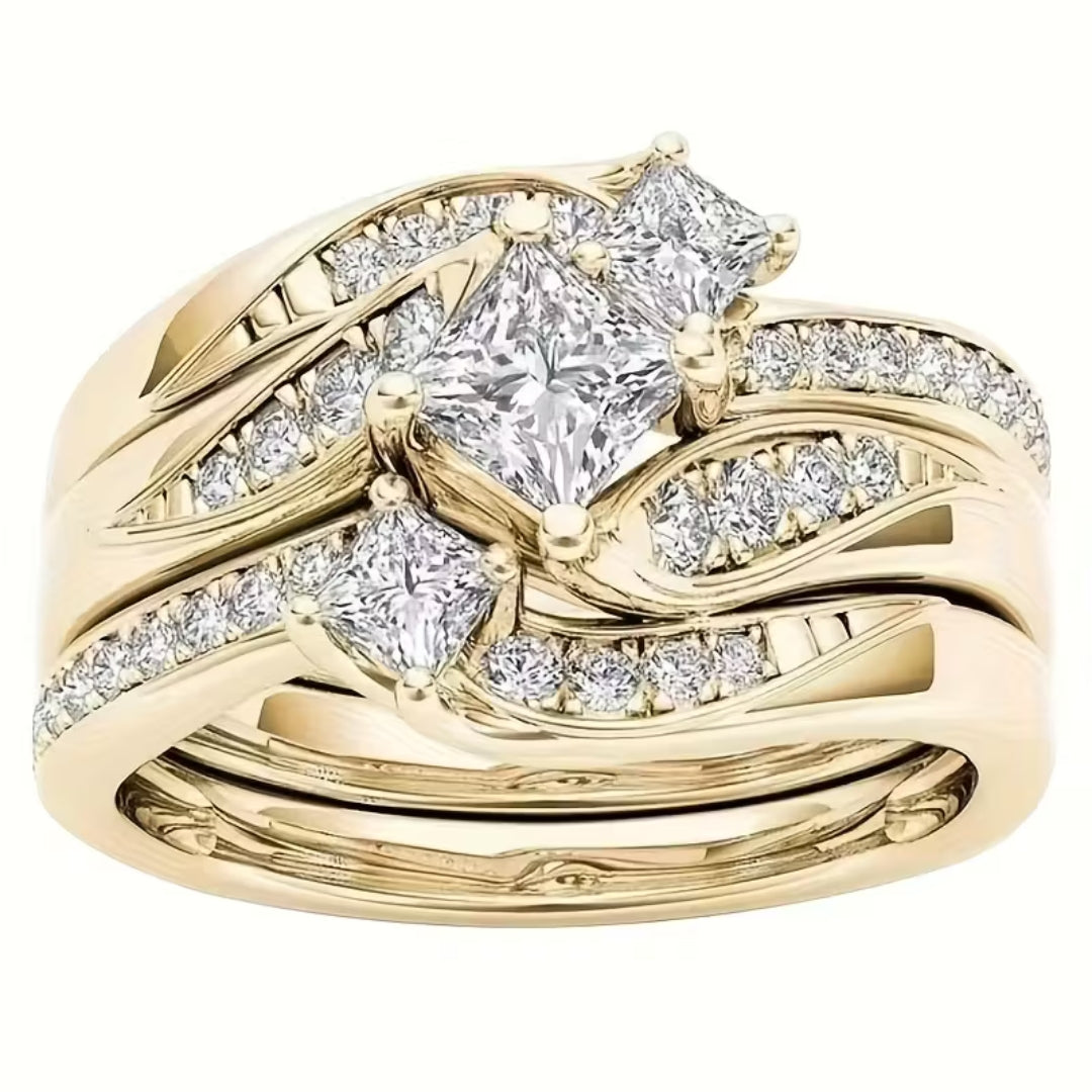 Anillo de princesa con triple halo de Rose & Oliver, oro blanco con diamantes brillantes y detalles elegantes.