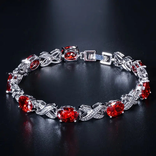 Pulsera Alendra Flameaux de oro blanco de Rose & Oliver, con diseño elegante y detalles refinados.