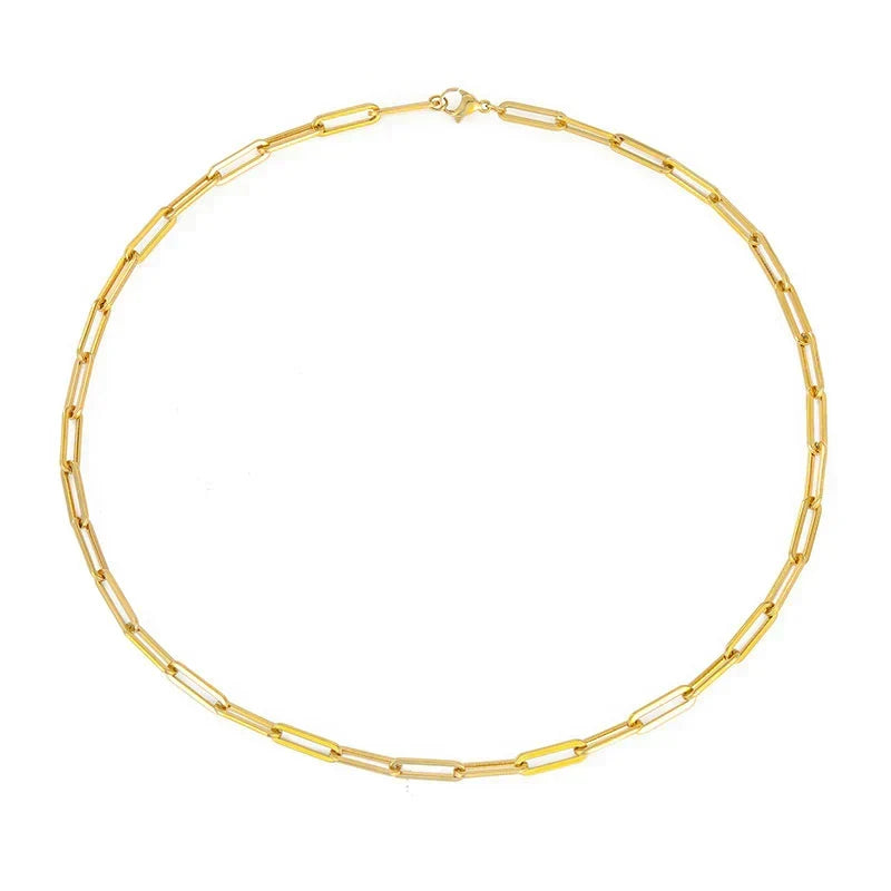 Collar dorado elegante Archen™ de 42cm, fabricado por Rose & Oliver, con cadena fina y diseño sofisticado.