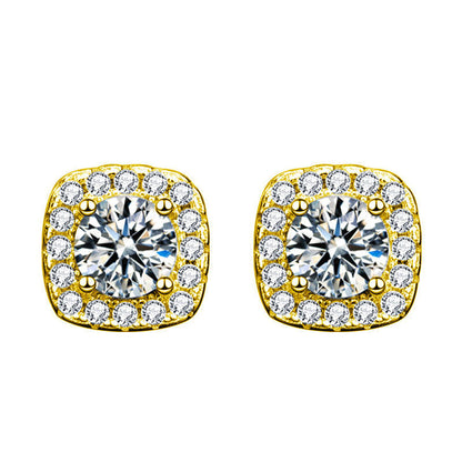 Elegantes aretes dorados Glennis™ de Rose & Oliver con detalles sofisticados y acabado brillante.