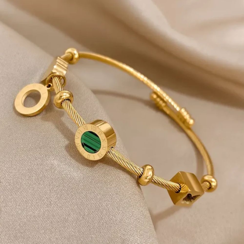 Armband Emerance Gold von Rose & Oliver, mit elegantem Goldfinish, im Bild detailliert dargestellt.