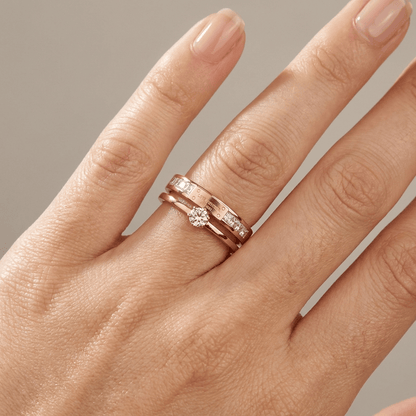Anel Love Forever Rose Gold com dupla faixa da marca Rose & Oliver, com acabamento brilhante e design elegante.