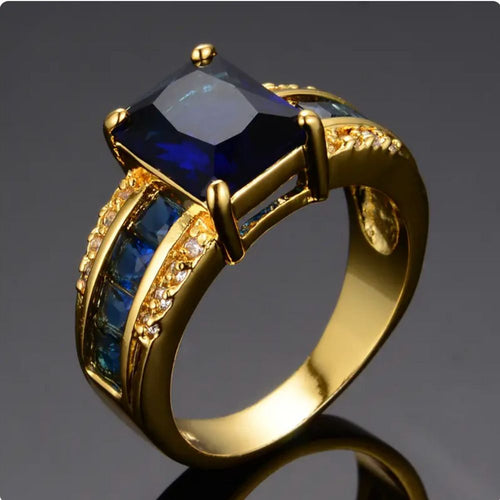 Anillo Kassira Bluemont de Rose & Oliver en plata con detalles delicados, mostrado en la imagen.
